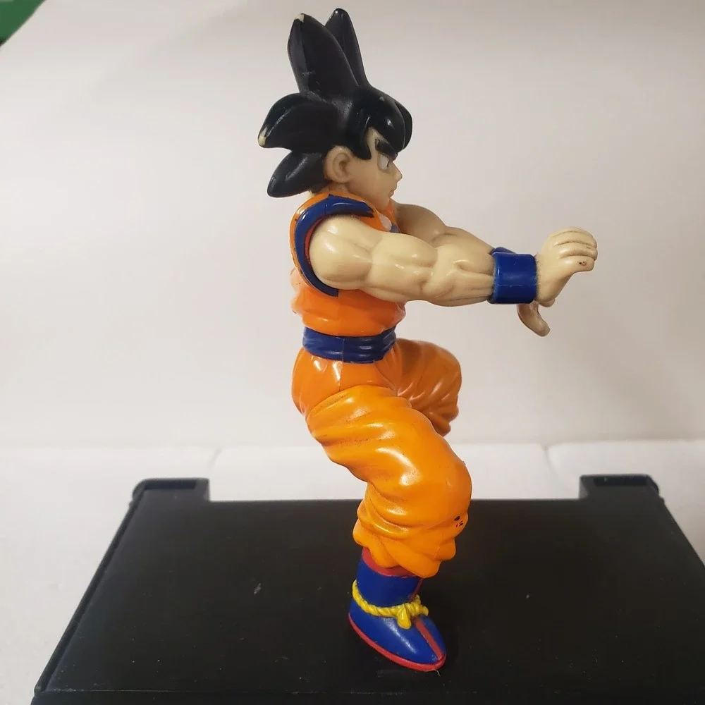 Vintage 1989 Dragon Ball Z Goku Action Figure Kamehameha Pose B.S./S.,T.A.